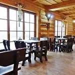 Bed and breakfast Góralski Pałacyk 3*