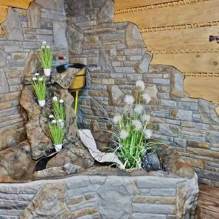 Goralski Palacyk Bed and Breakfast