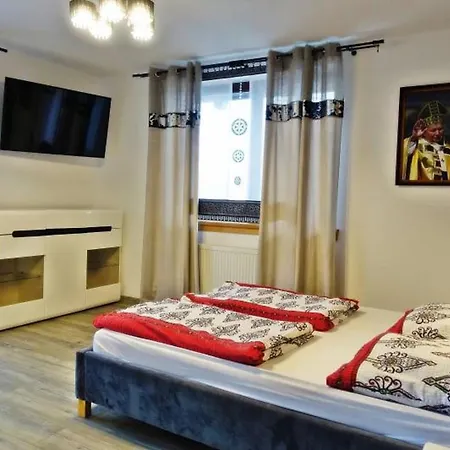 Góralski Pałacyk Bed and breakfast 3*
